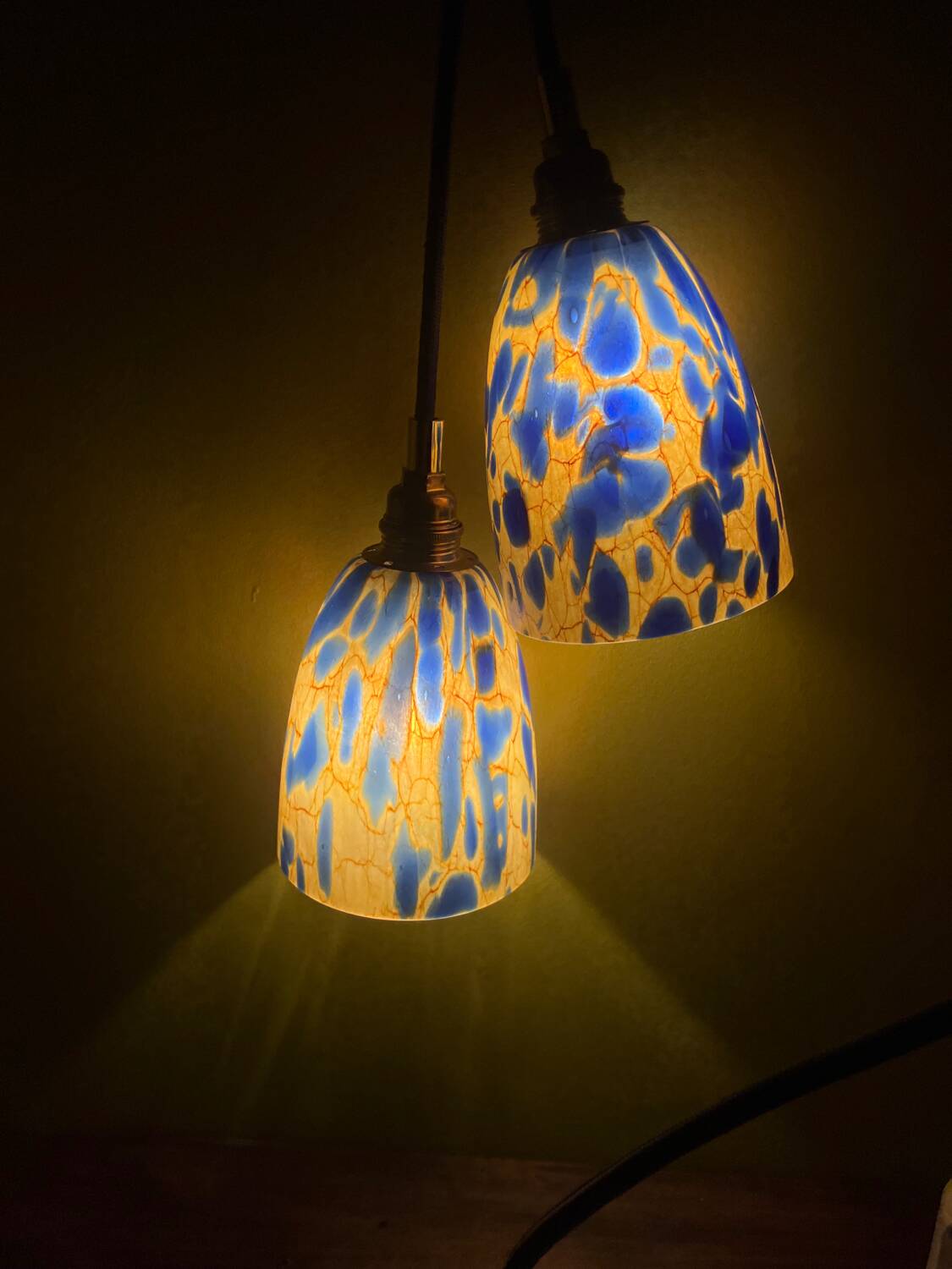 Paire de lampes baladeuses globe pate de verre vintage
