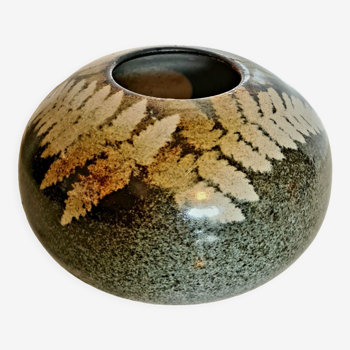 Vase vintage rond brun gris fait à la main avec design de feuille
