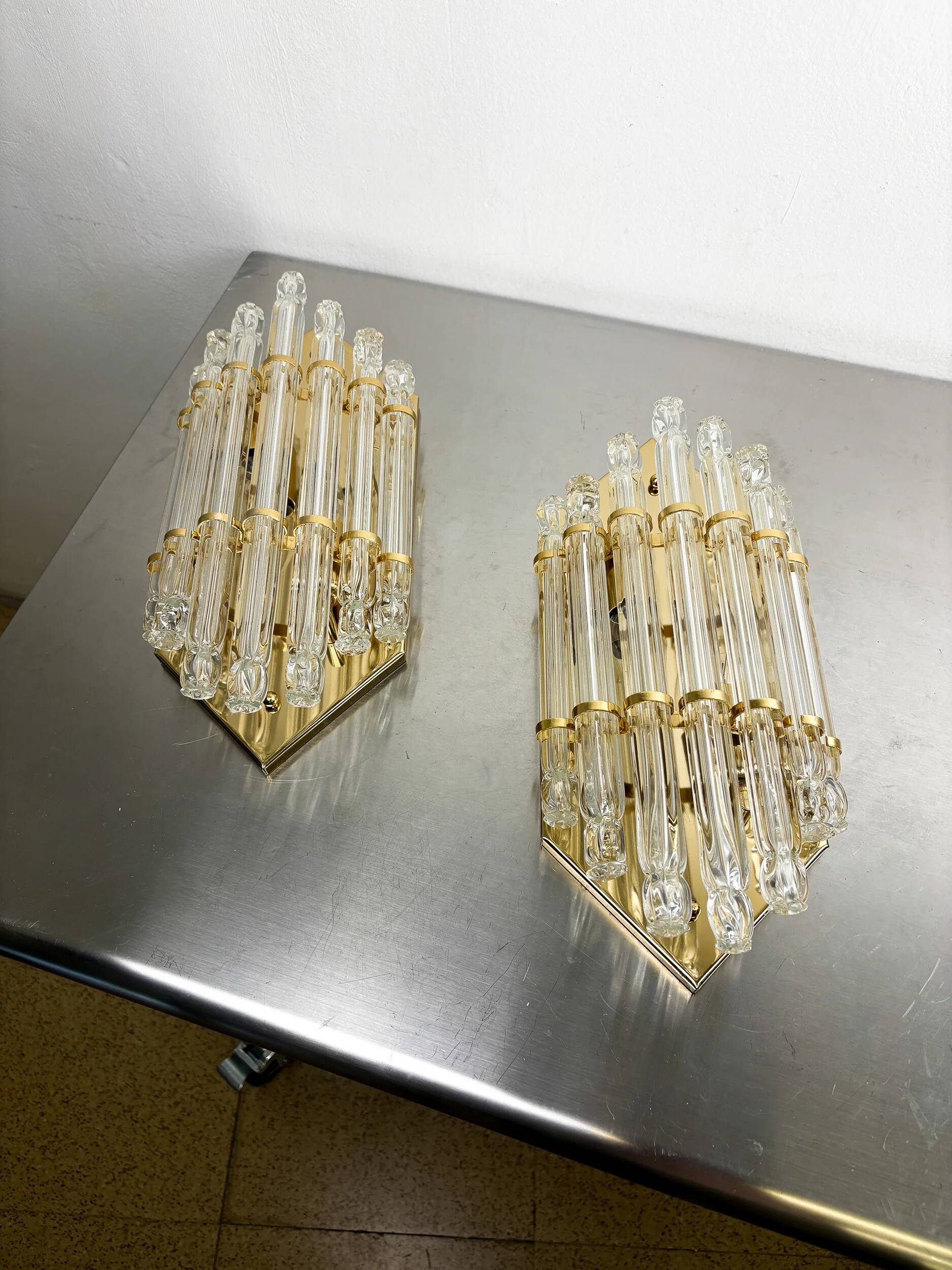 Pair of Venini wall lights, Murano cut glass, circa 1970s, Italy