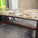 Aragonite table