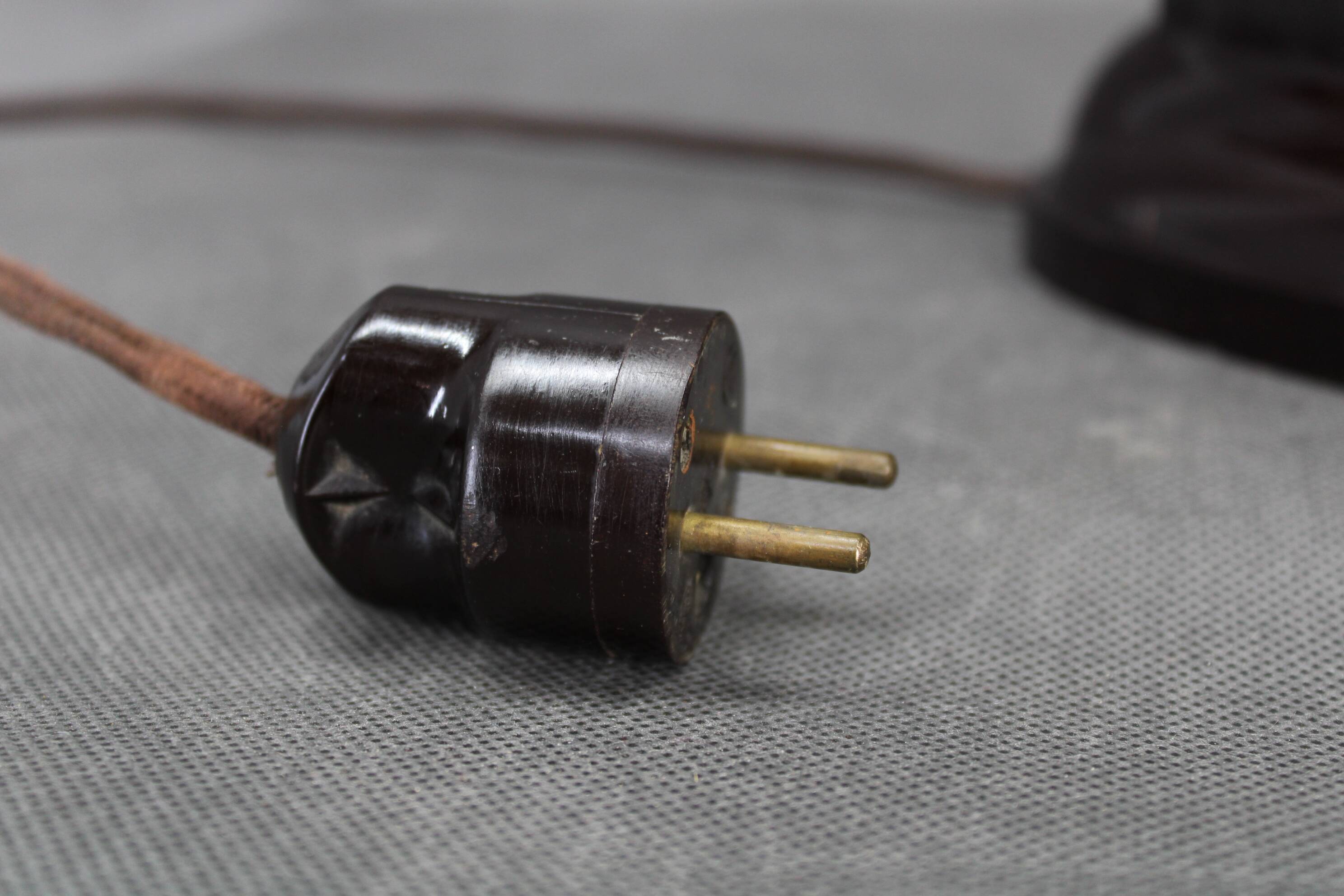 Bauhaus Bakelite Table Lamp by Electrosvit, Model 11126, 1930s