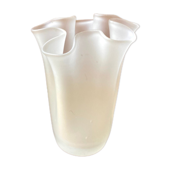 Vintage handkerchief vase made of glass paste