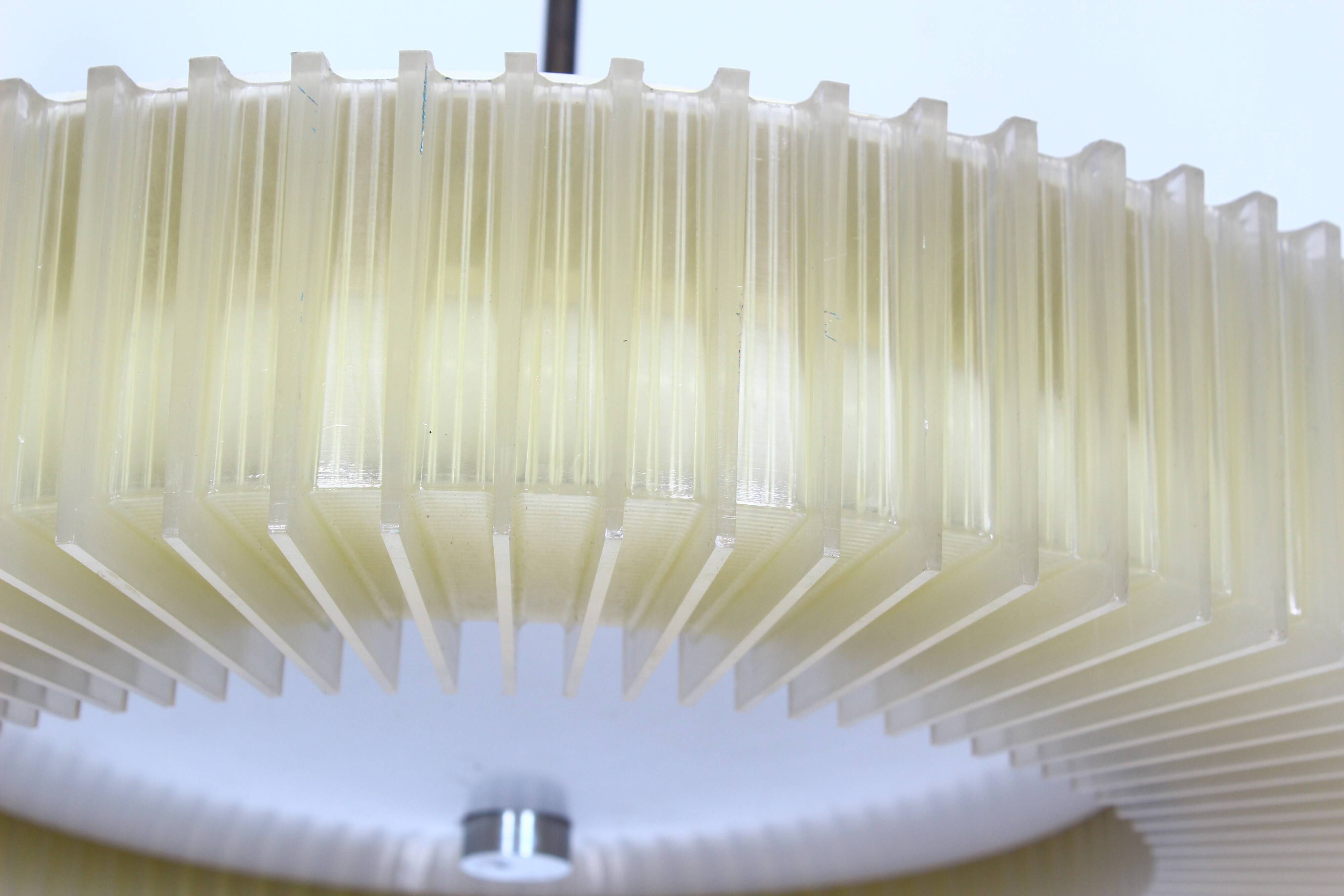 Small Lucite chandelier or ceiling light, 1970