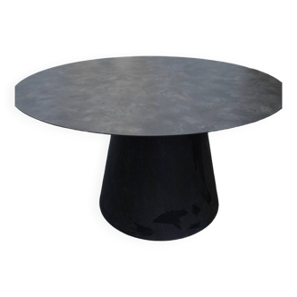 Loulou table slate amino top and base in matt black polypro Serralunga