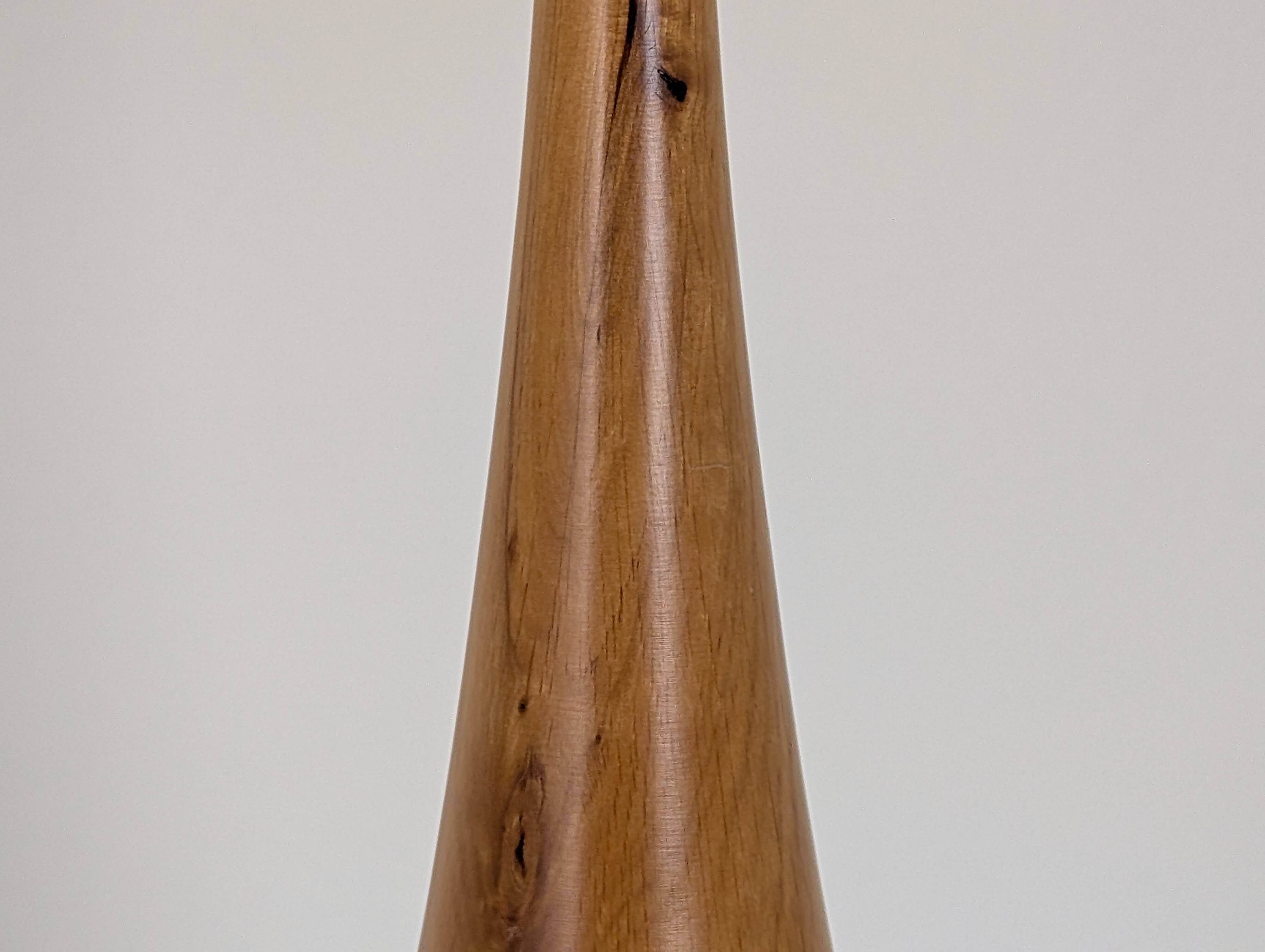 Lampe en bois tourné