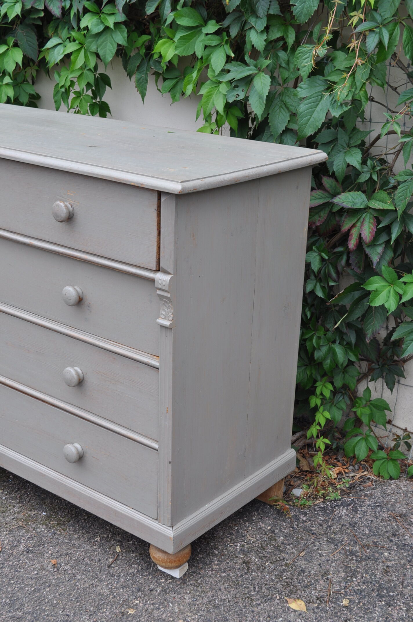 English pine chest of drawers