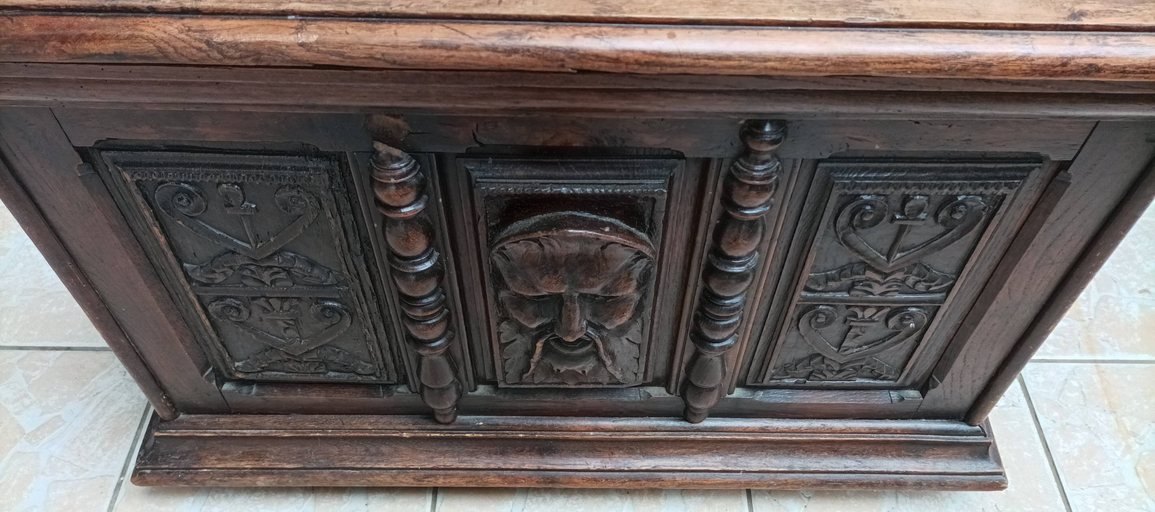 Renaissance oak chest