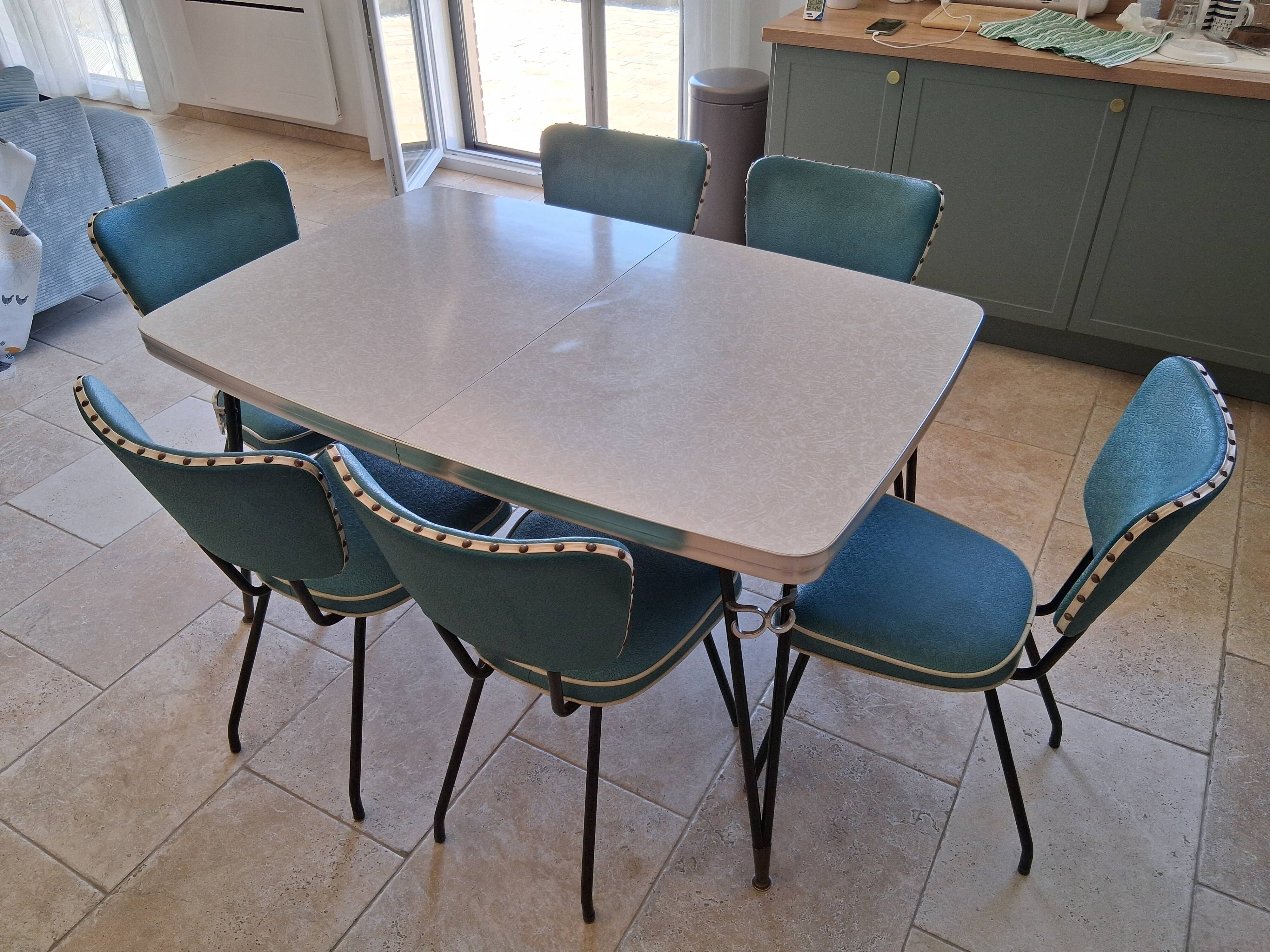 Ensemble table et 6 chaises Lloyd Manufacturing