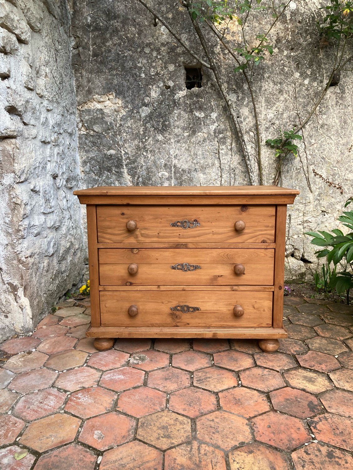 Antique pine chest of drawers