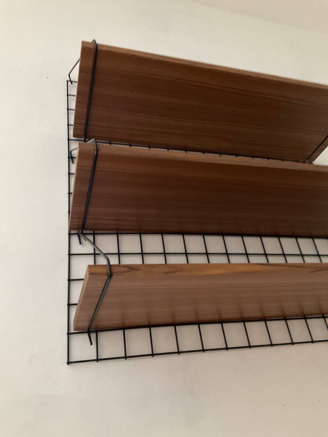 Meca shelf by Pierre Guariche for Meurop 1960s