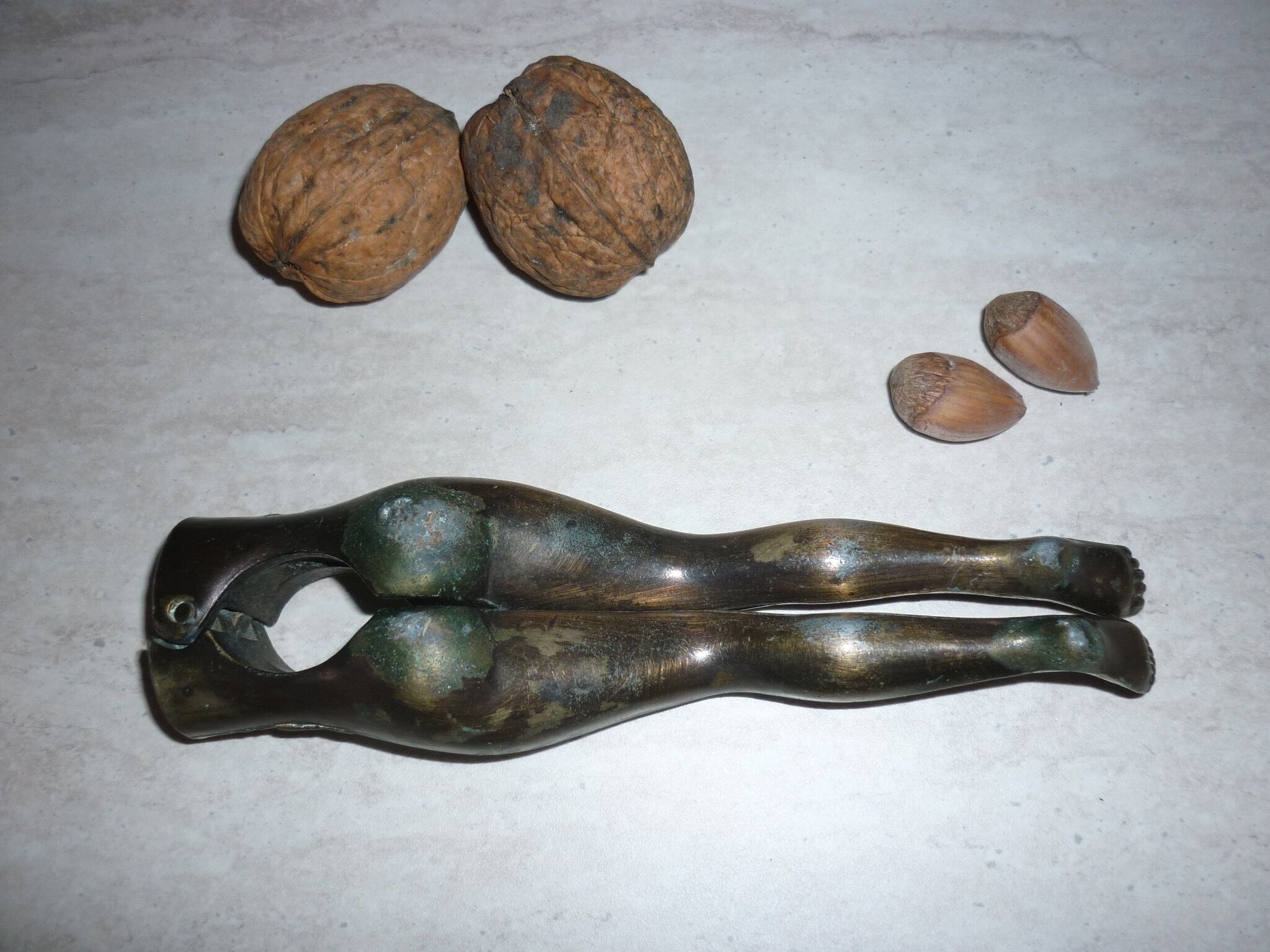 Nutcracker/hazelnut lower body female brass