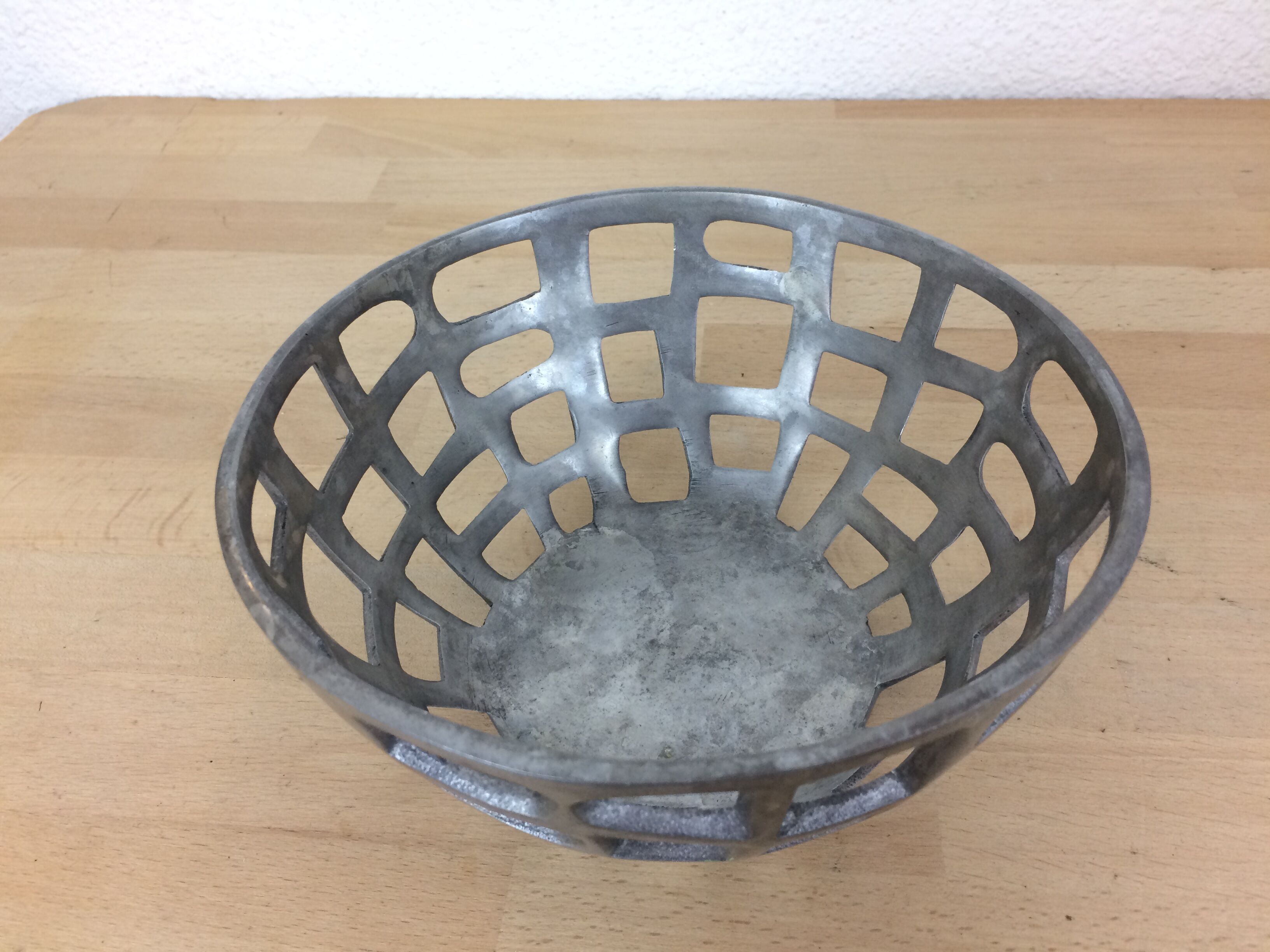Brutalist fruit basket made of cast aluminum 70's
