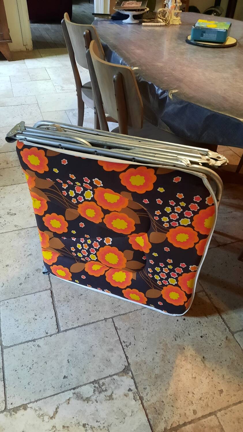 Vintage floral camping folder