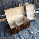 Travel trunk in wood and leather