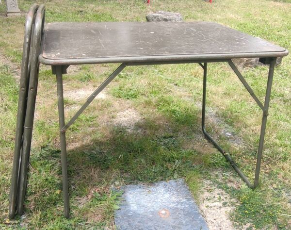 Ensemble militaire vintage Verhaeghe 1 table + 2 chaises