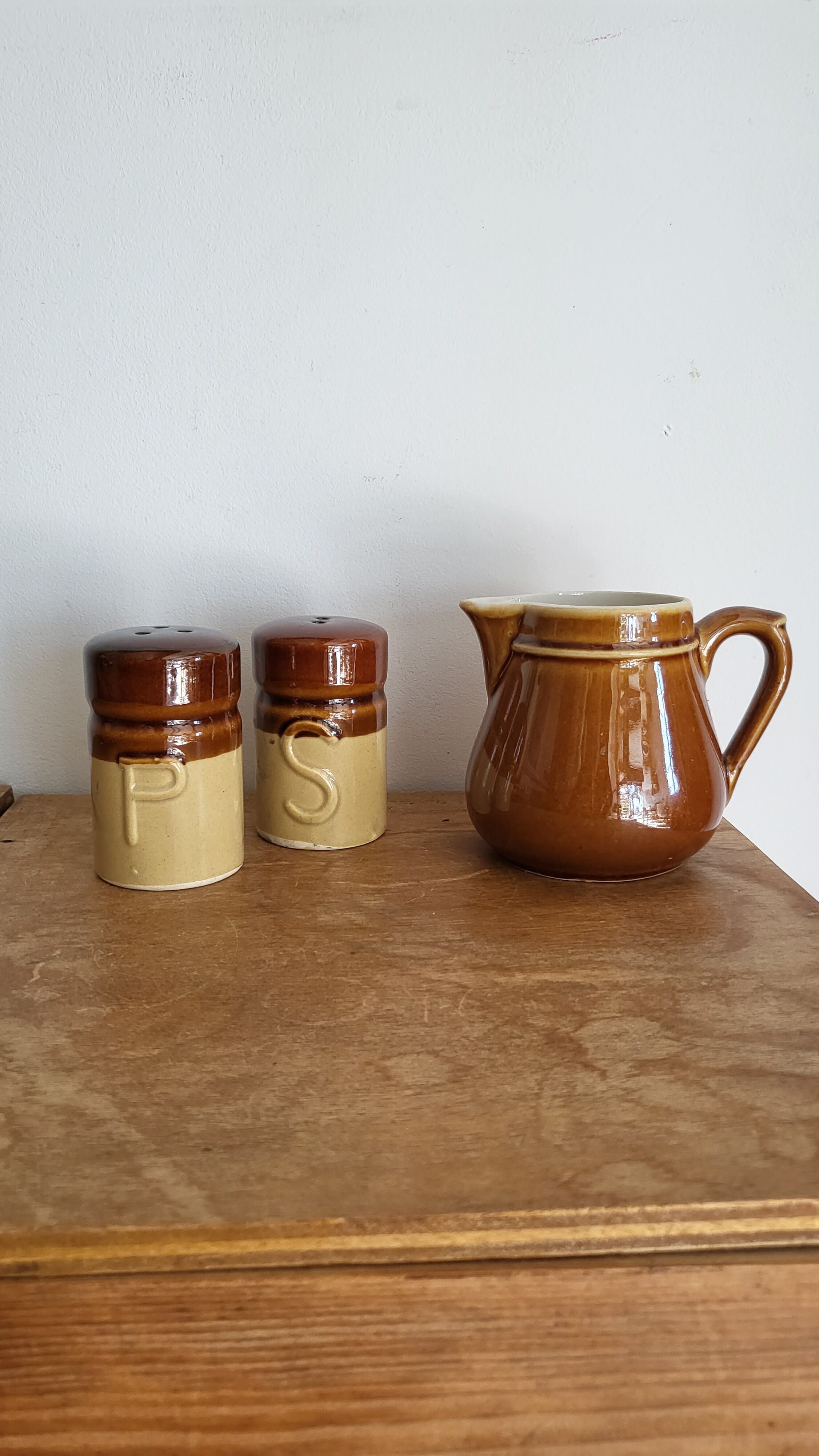 Salt and pepper service