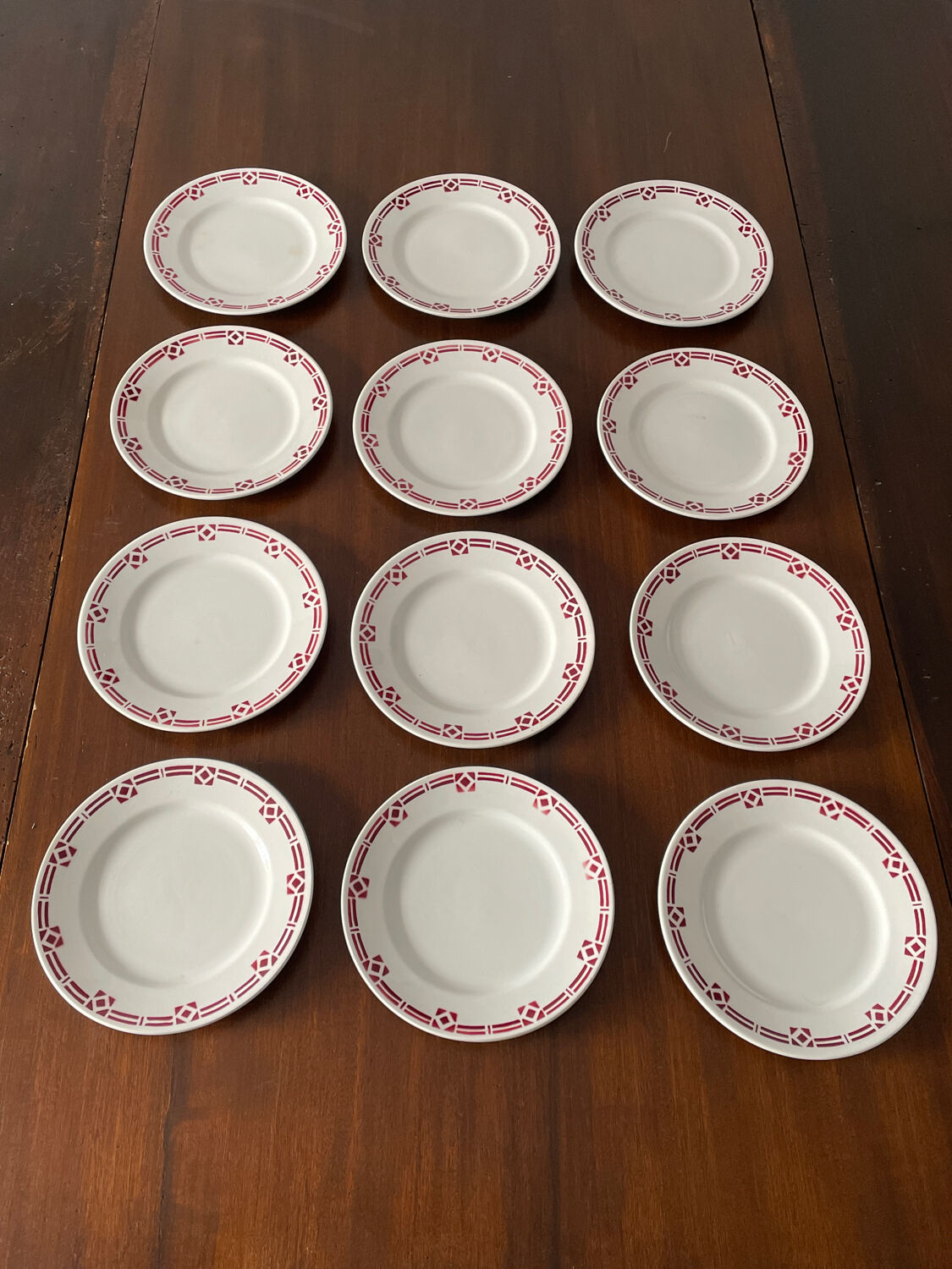 Set de 12 assiettes à dessert Saint Amand 1930