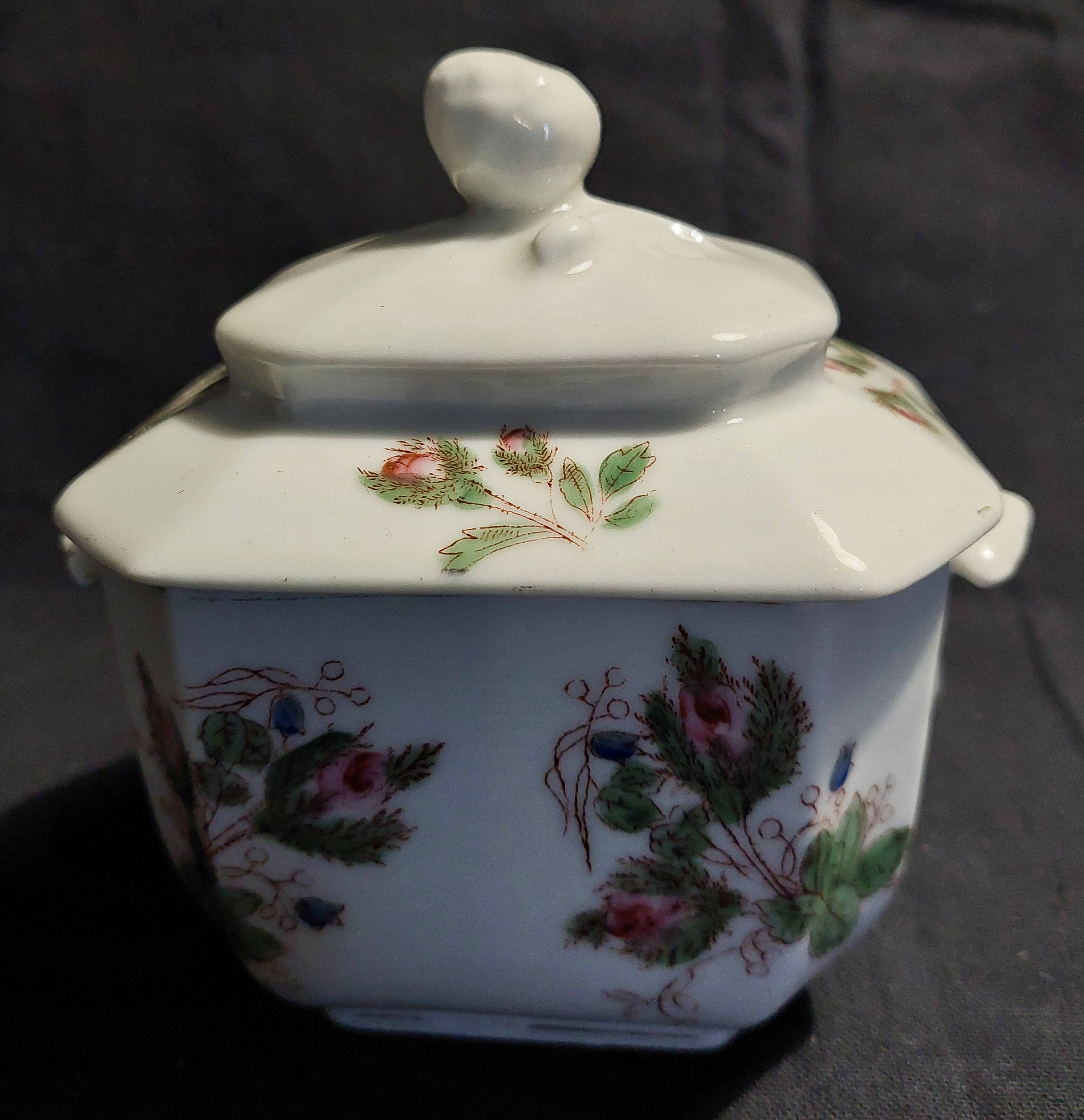 Sucrier porcelaine Pillyvuit A.P. Foecy XIXème