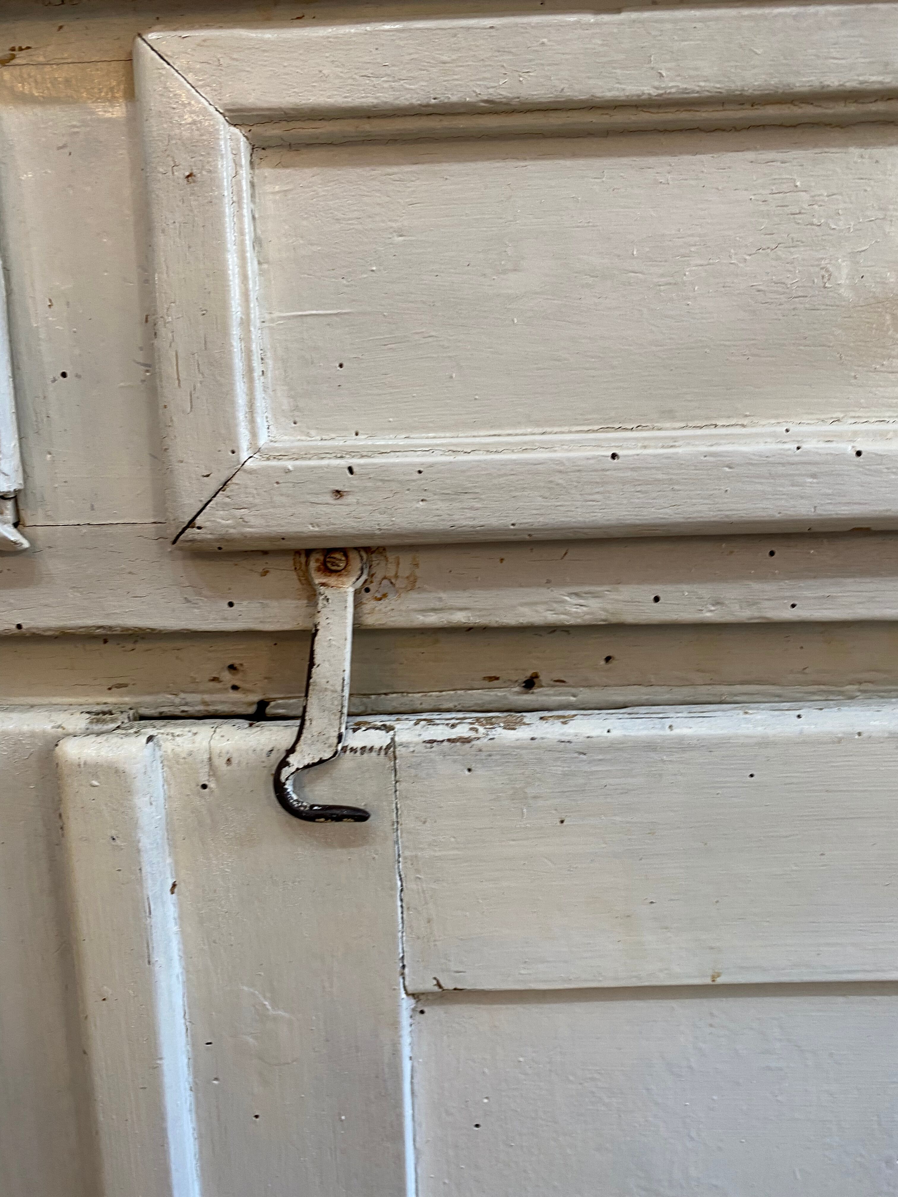 Parisian buffet in its pretty original patina
