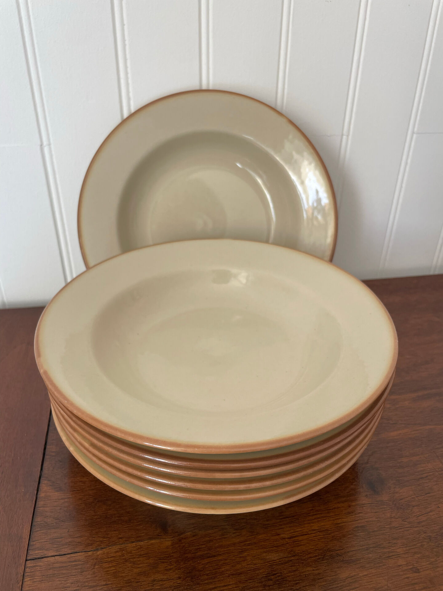 Lot de 7 assiettes en grès beige Tulowice Poland