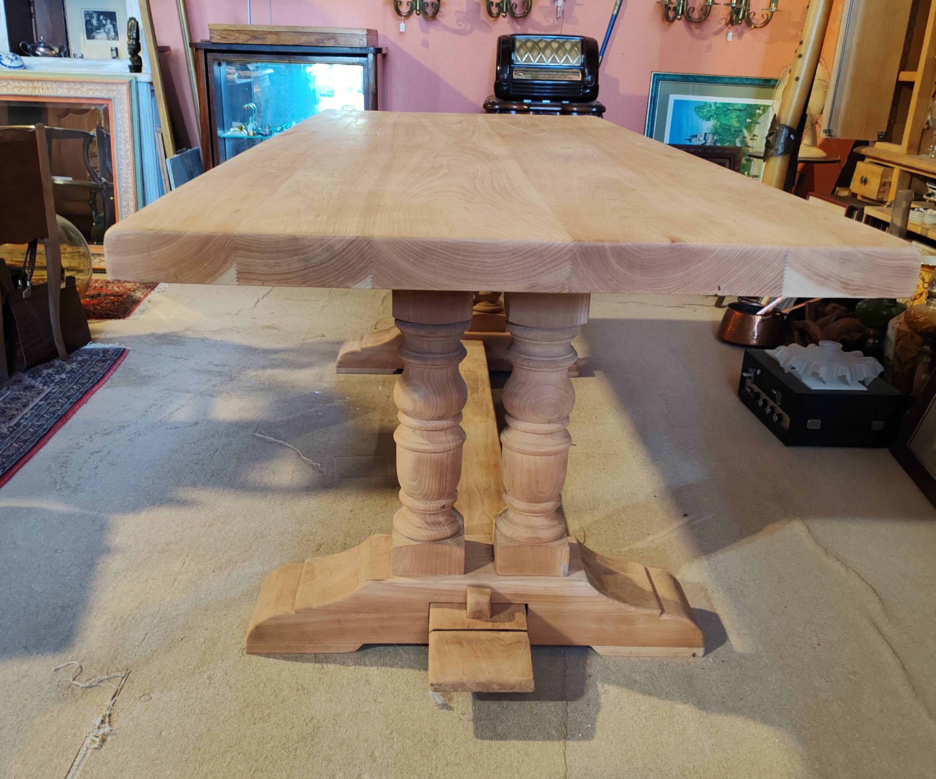 Table monastere en meurisier massif