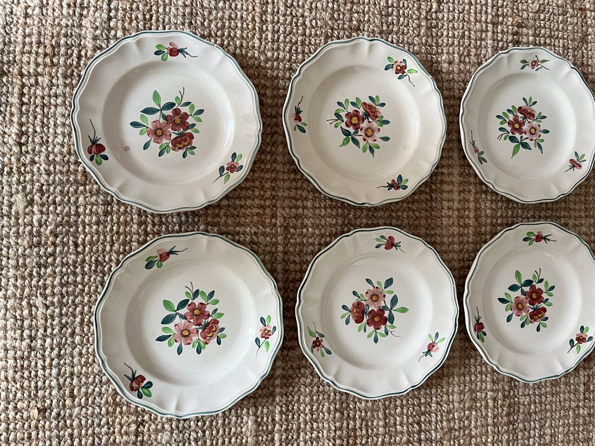 8 assiettes plates 
