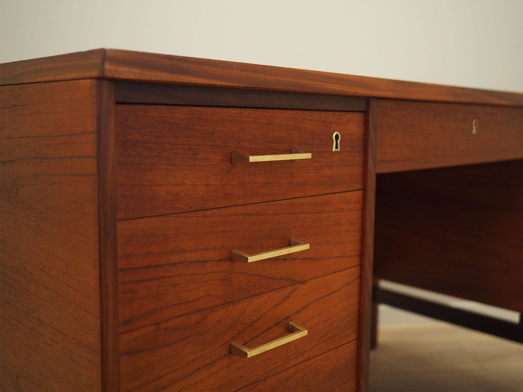 Teak desk, Danish design, 1970s, production: Denmark