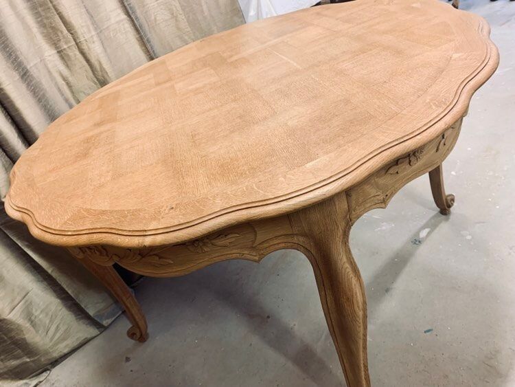 Round solid oak dining table