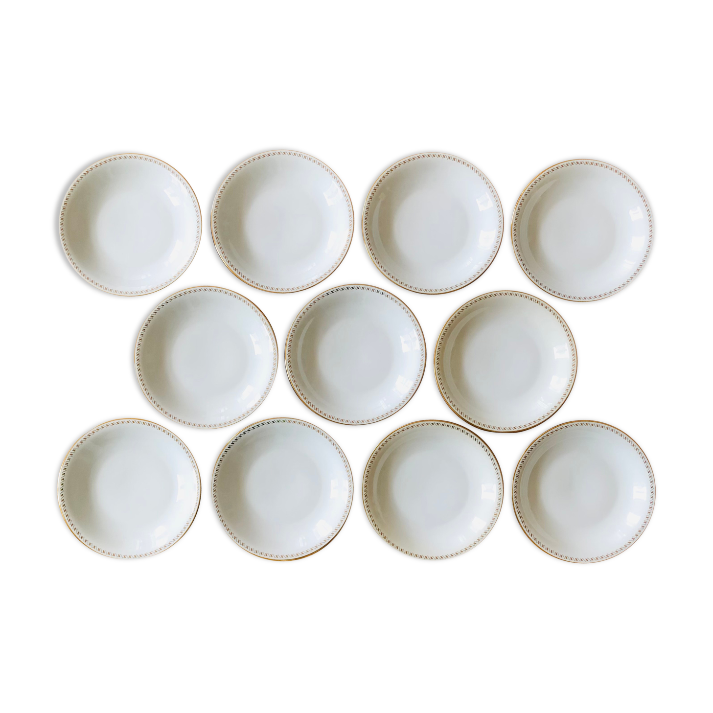 Hollow porcelain plate by Sologne Larchevêque