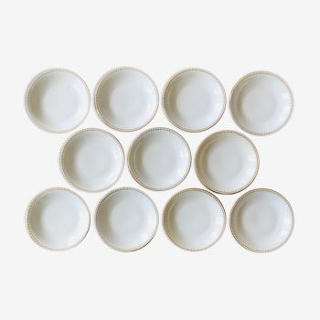 Hollow porcelain plate by Sologne Larchevêque