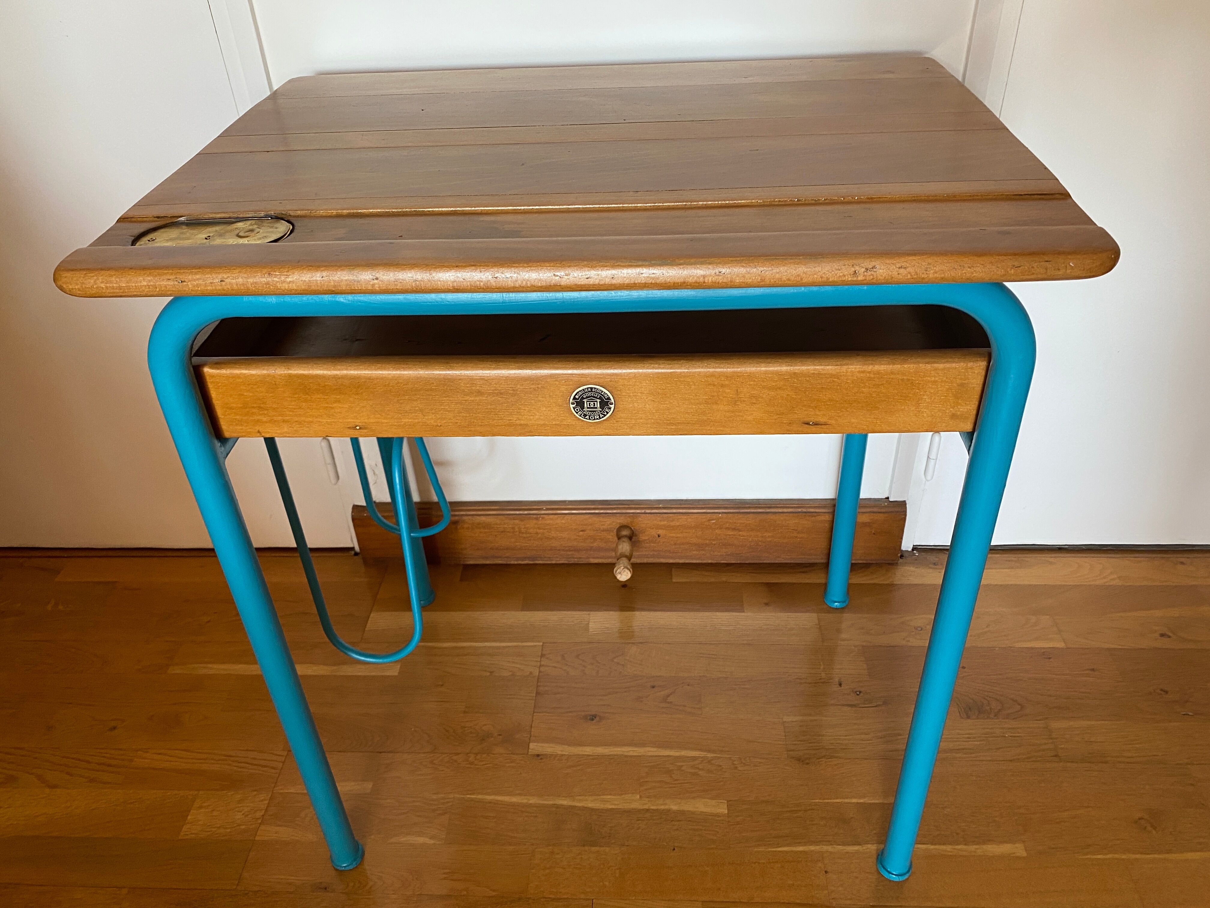 Delagrave School Office