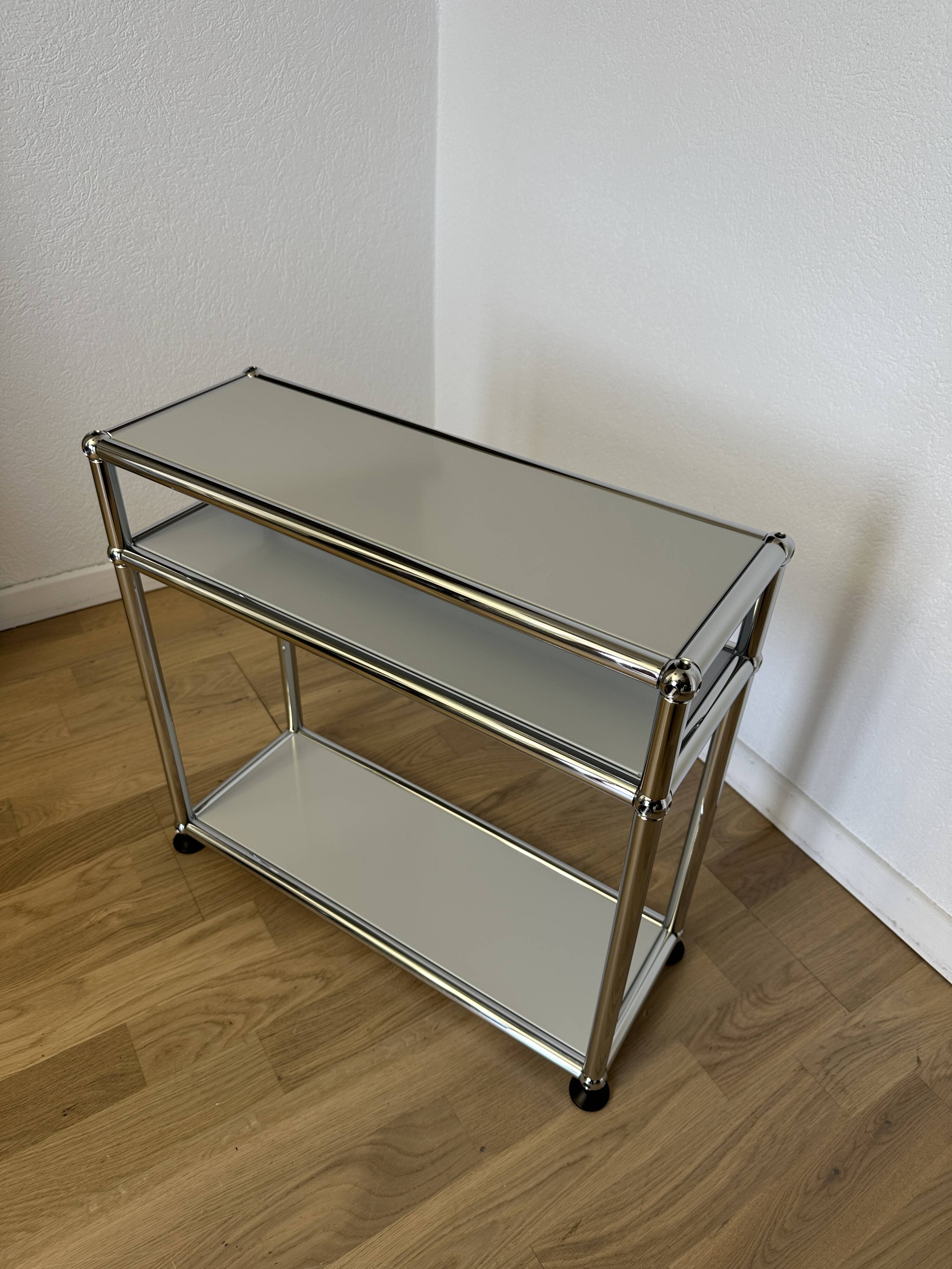 USM Haller side table in light grey