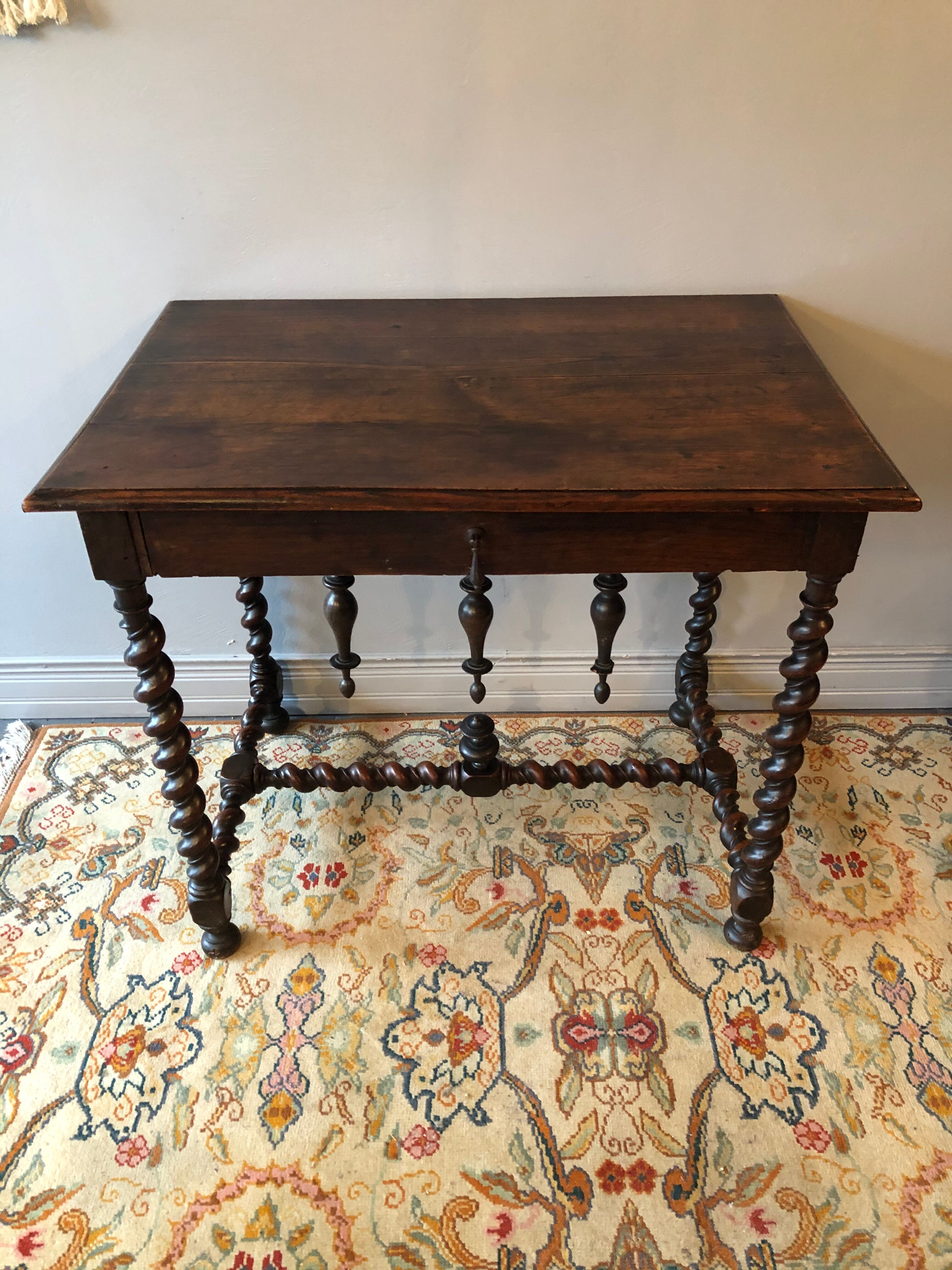 Office, writing table at the end of the 19th century