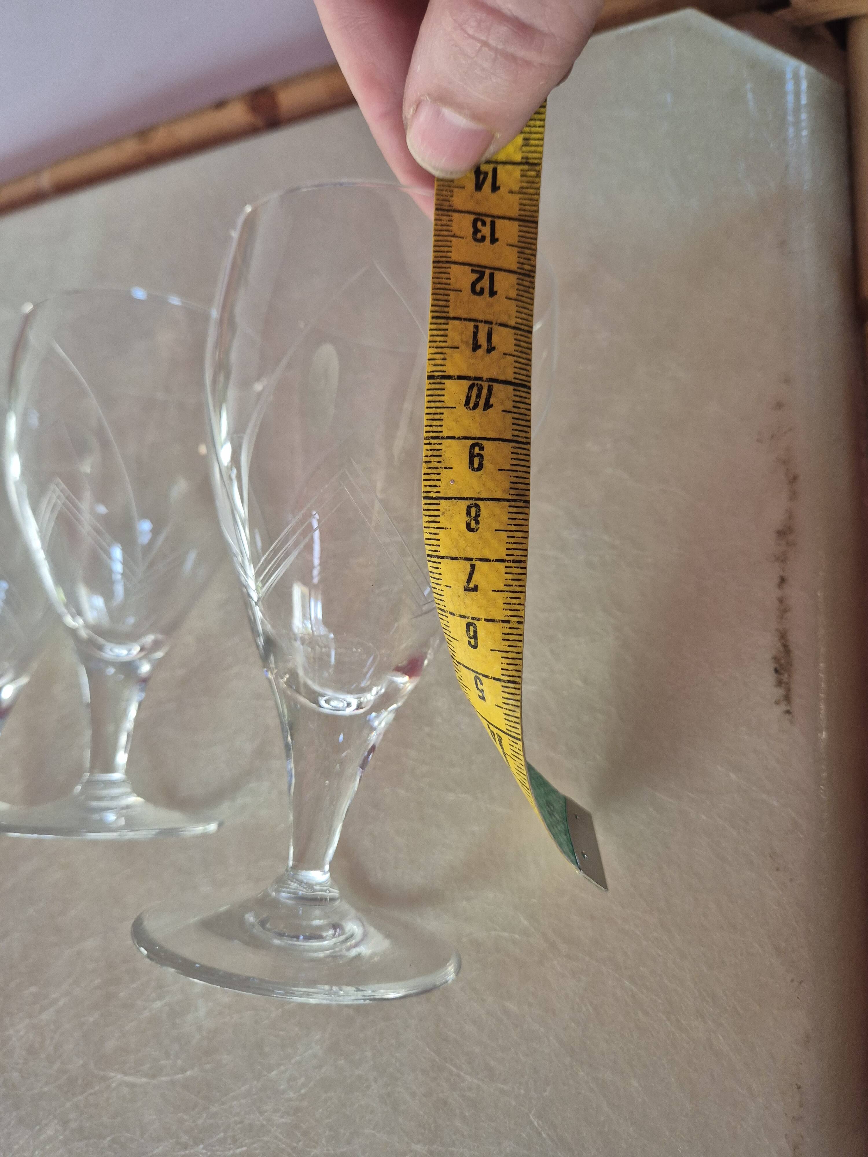 Bel ensemble de 11 verres à pied vintage – Cristal gravé Art Déco – 3 taill