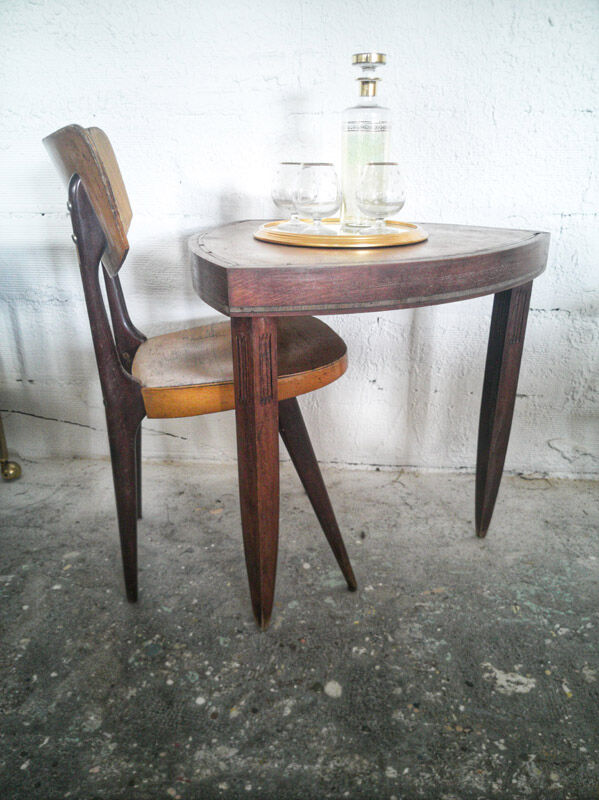Stella pedestal table