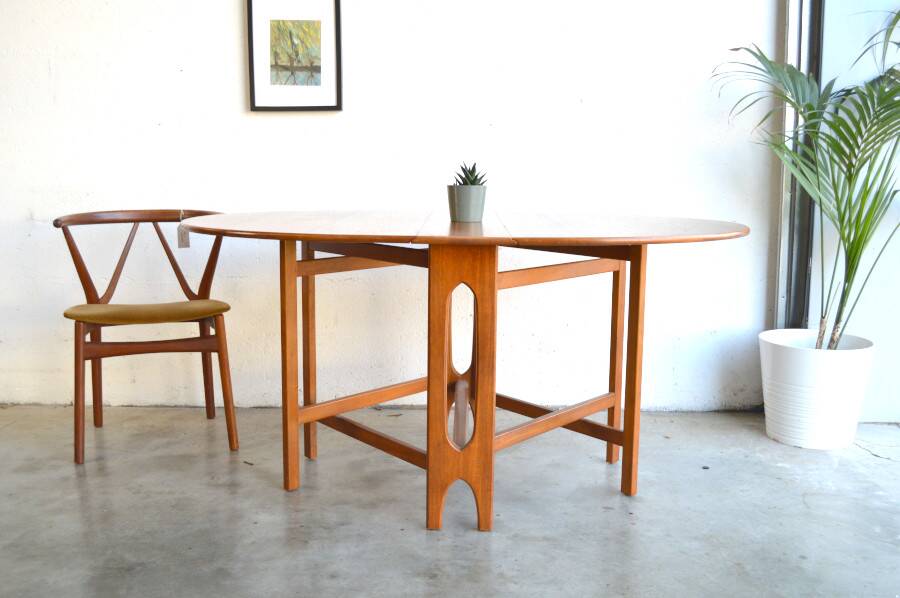 Table en teck à rabats