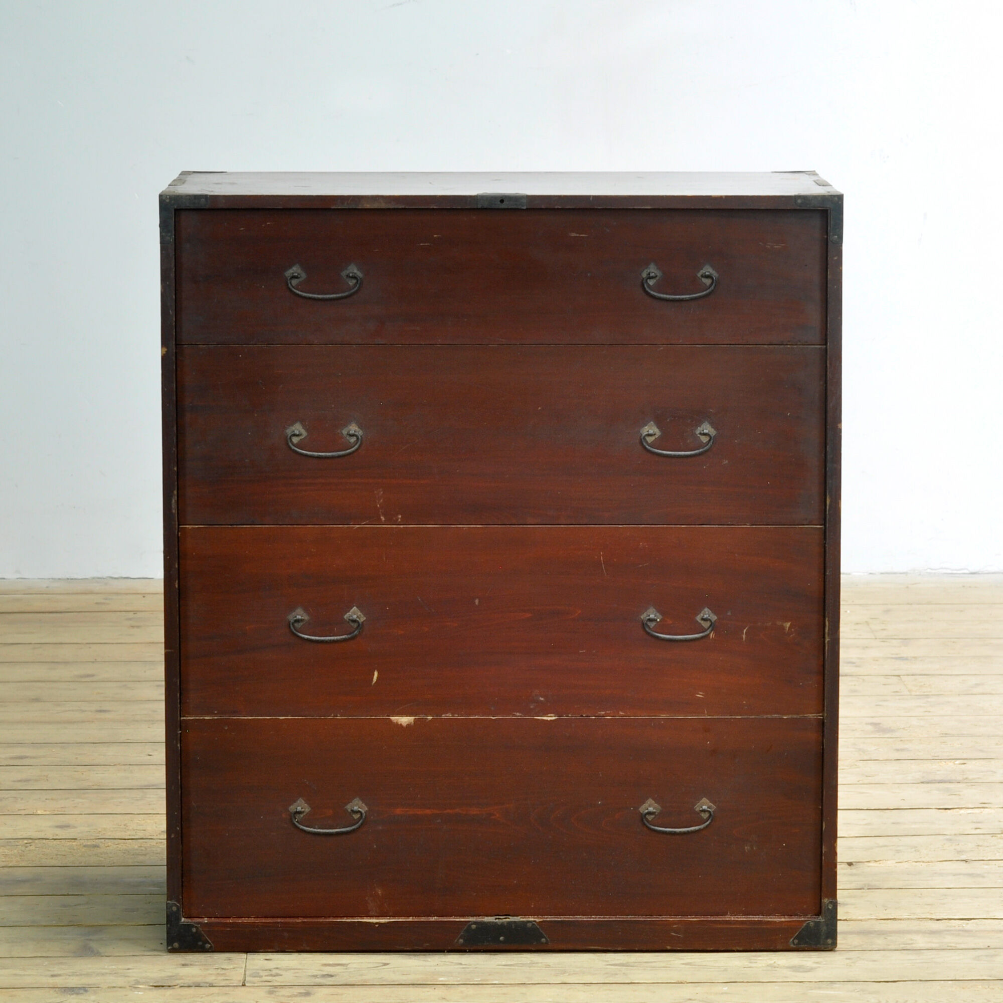 Commode Tansu japonaise, vers 1890