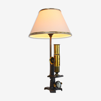 Lamp-mounted microscope