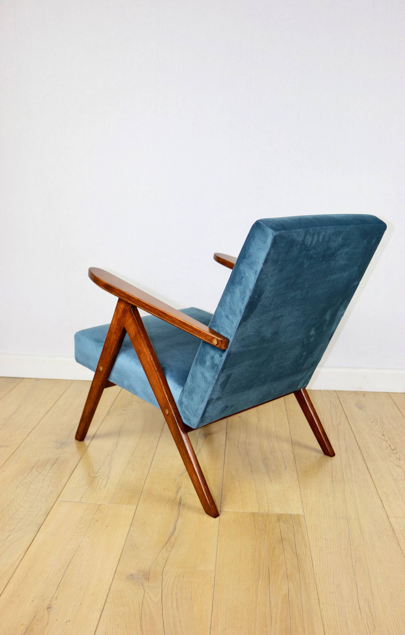 Fauteuil B-310 VAR en velours bleu mer - 2 pièces disponibles