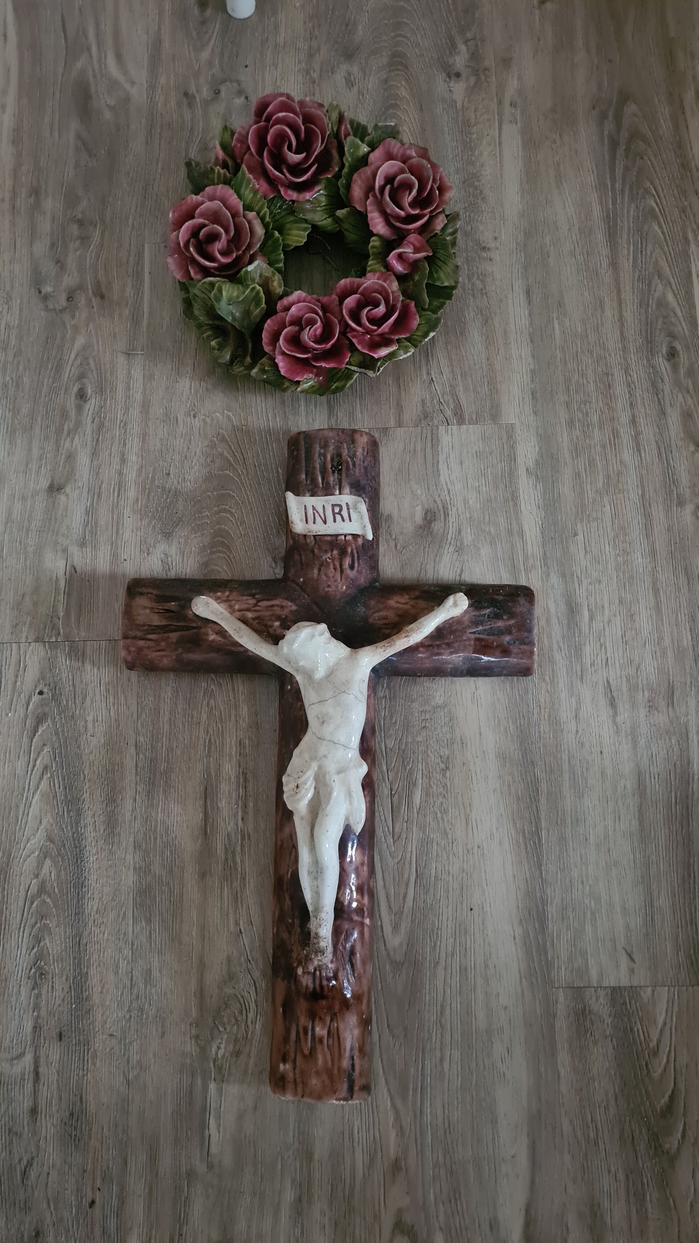 Polychrome Christ, nineteenth crown in patinated plaster