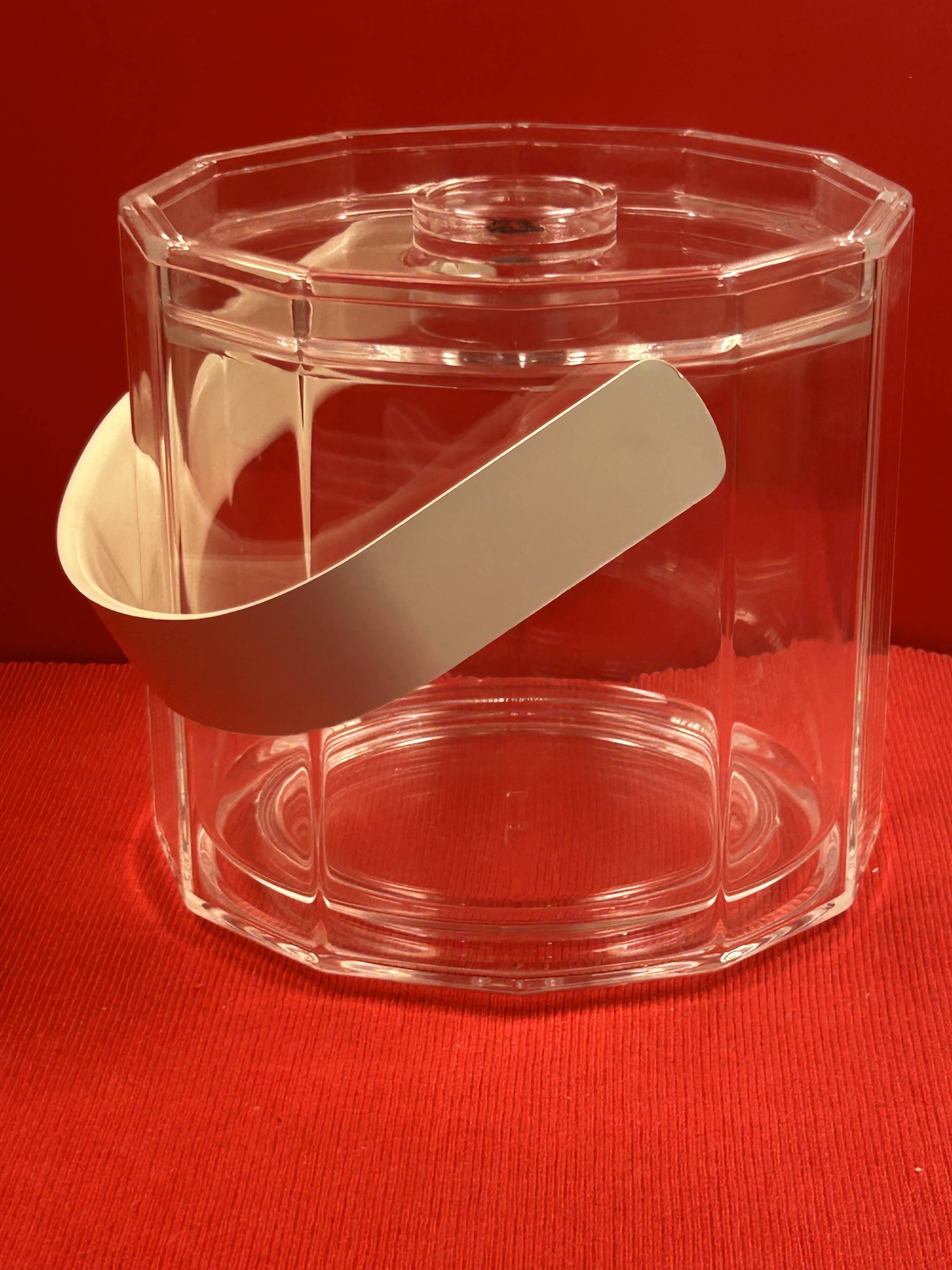 Vintage designer Italian ice bucket signed Guzzini, 1980s Pop.