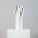 Paire de présentoirs à bijoux vintage authentiques en porcelaine industrielle représentant des mains