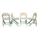 Set de 4 chaises vertes géométriques style école