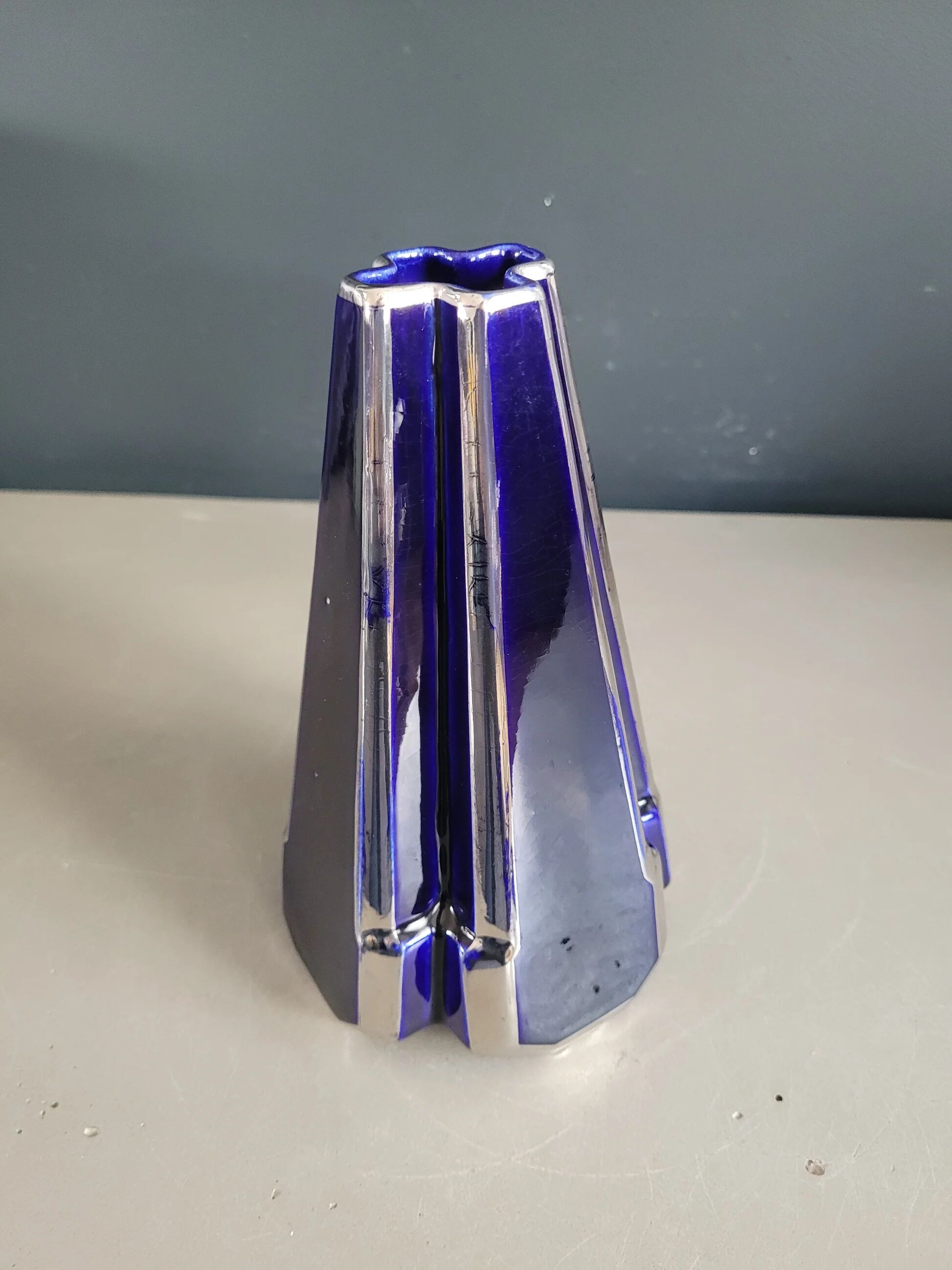 Pyramid vase Art Deco Moulin des Loups & Hamage Nord - blue and silver - Ref 959