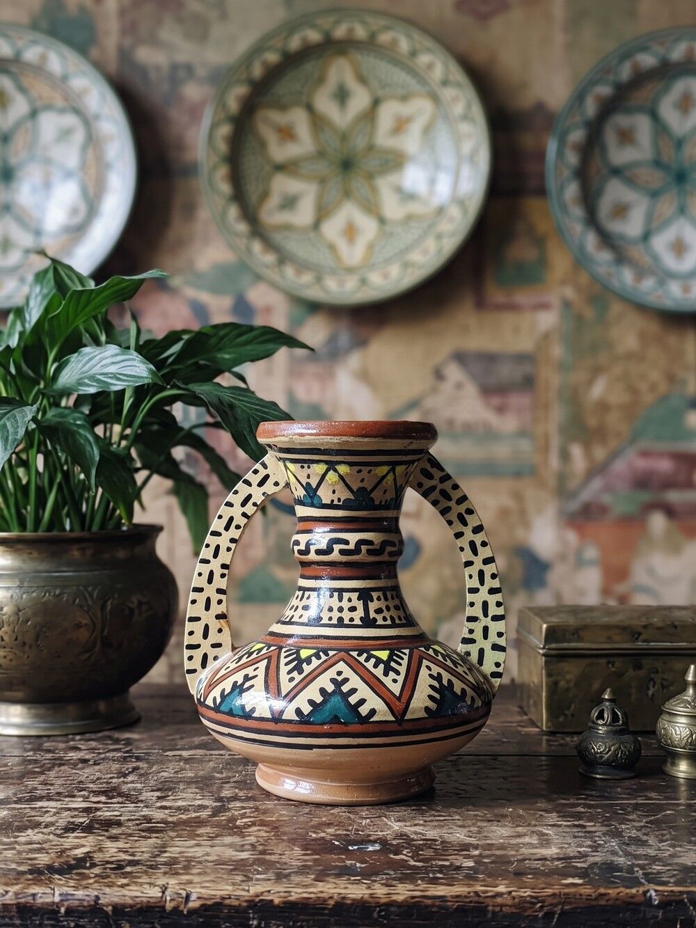 Small handled ceramic vase from Safi, signed, Morocco, 1960-1980.