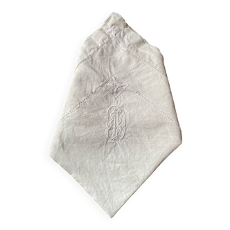Monogrammed linen thread pillowcase with embroidery