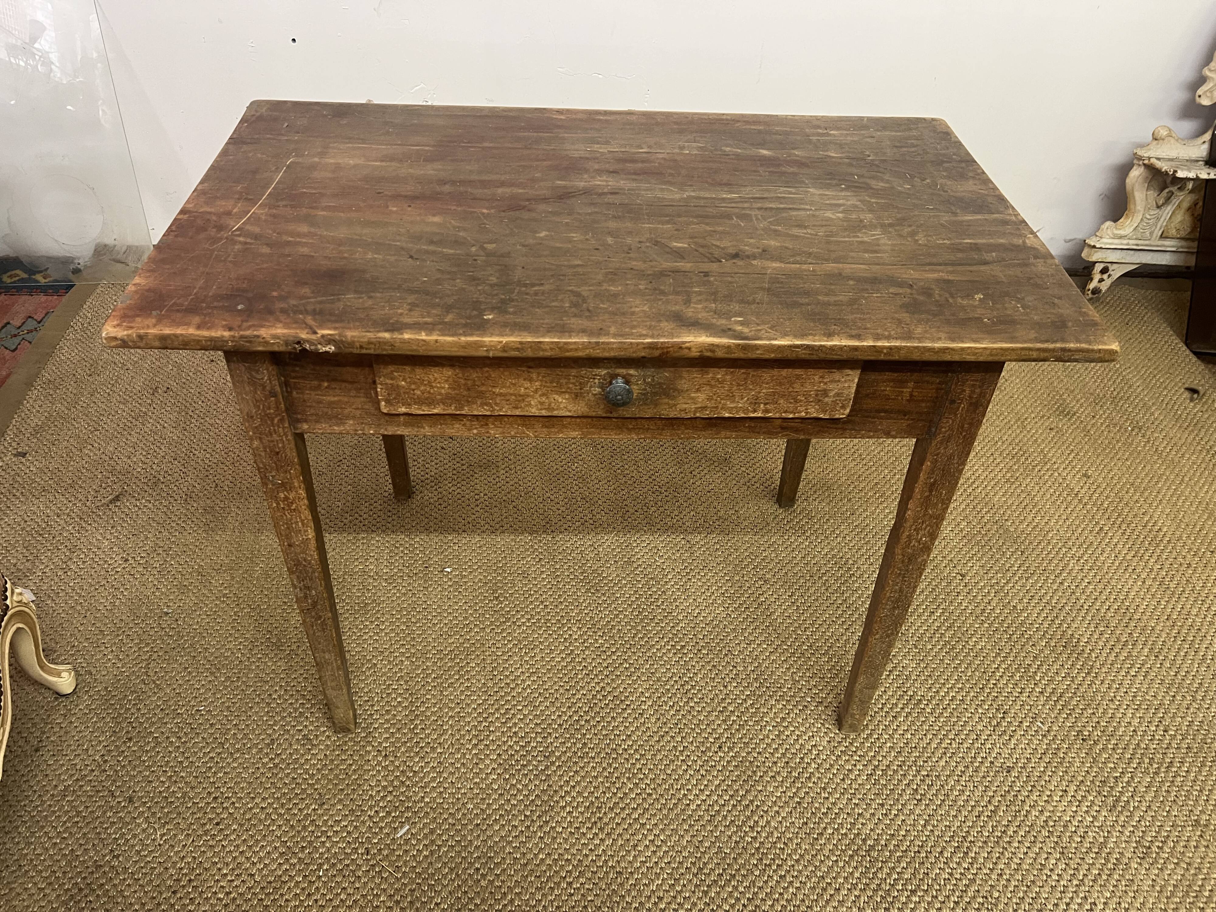 Old small desk / Farm table