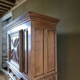 Bonnetière called standing man in solid oak with diamond points, Louis XIII style