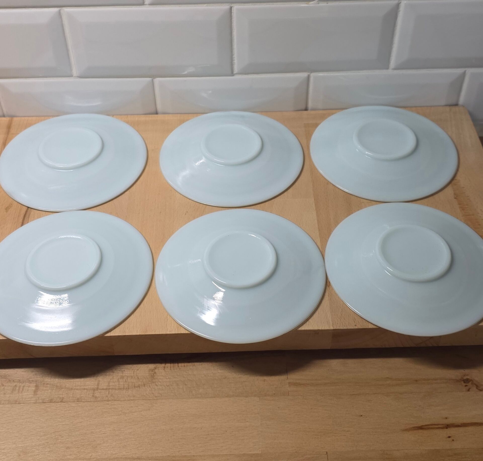 Coffee service in opaline in 1950s Art Deco style.
