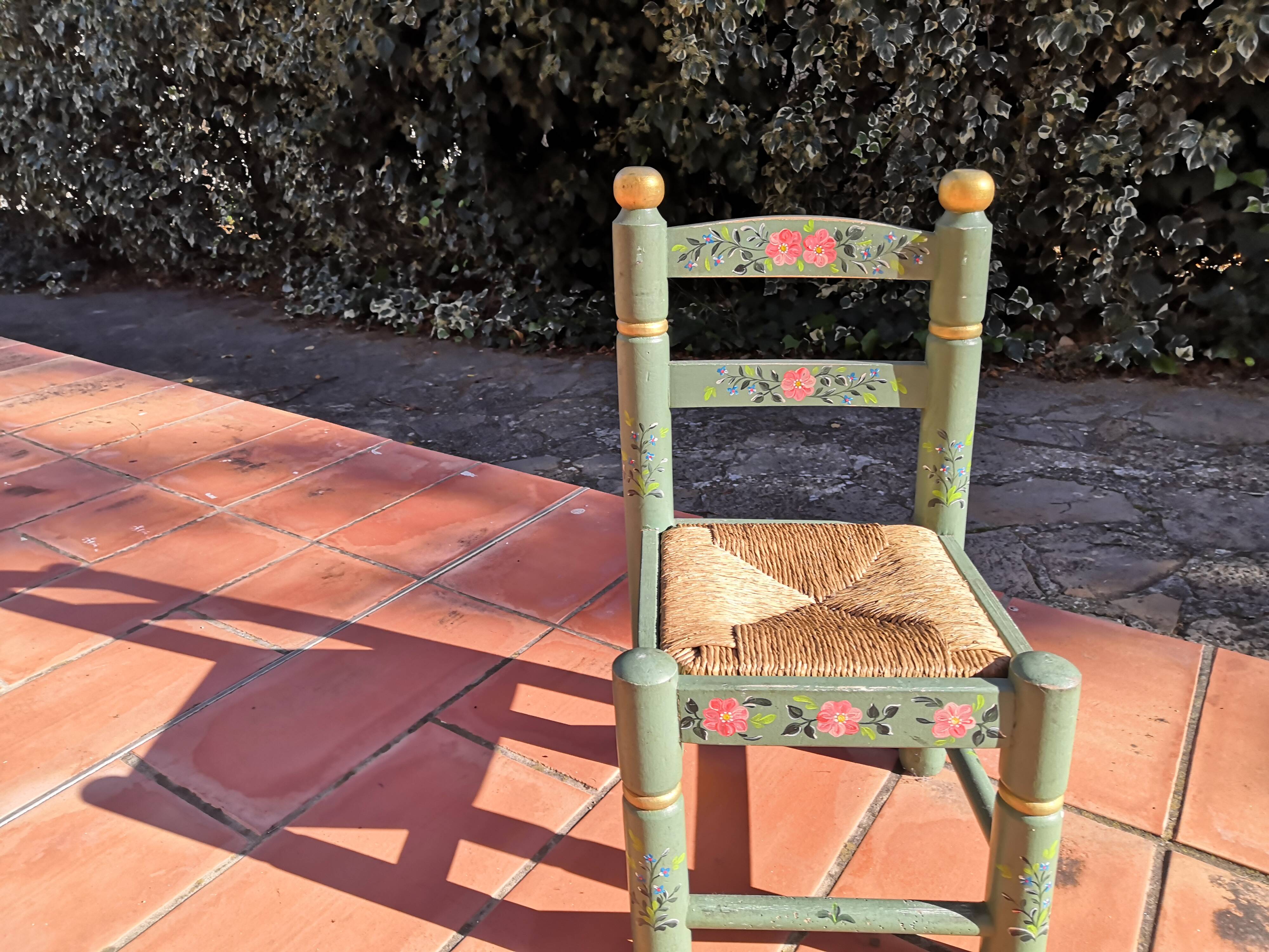 Chaise enfant bois et paille vintage